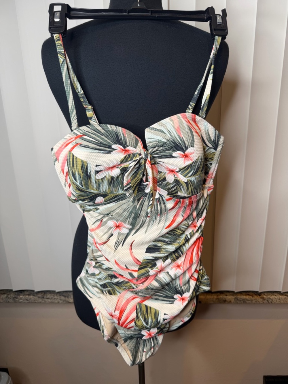 KONA SOL ONE-PIECE BATHING SUIT WOMENS Retro Hawaiian Floral Size Medium